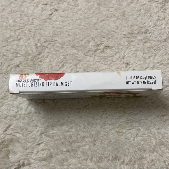 ❤️ Trader Joe’s Moisturizing Lip Balm Set New in Box - Picture 3 of 4